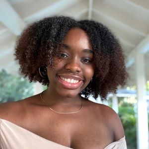 Meet your Posher, Arielle